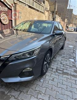 نيسان ألتيما